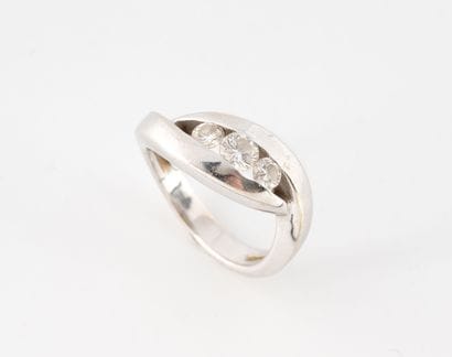 White gold (750) ring openworked with two...