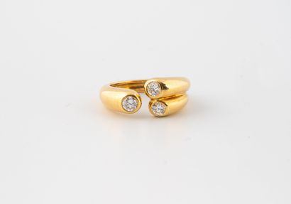 Yellow gold (750) ring with three gadroons...