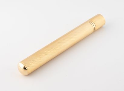 Yellow gold (750) cylindrical cigar case...