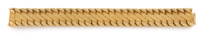 VAN CLEEF & ARPELS
Beautiful yellow gold...