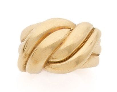 VAN CLEFF & ARPELS
Yellow gold (750) ring...