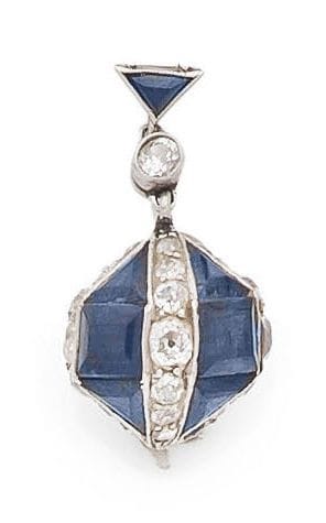 Charming ball-shaped pendant in white gold...