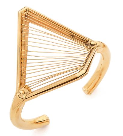 ARTHUS BERTRAND
Astonishing open-work string...