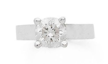 White gold (750) flat-ring solitaire ring...