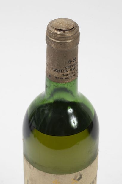CHÂTEAU LAVILLE HAUT BRION
1 bottle, 1984.
Graves....