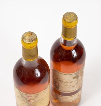 CHÂTEAU YQUEM LUR SALUCES
2 bottles, 1981.
Sauternes....