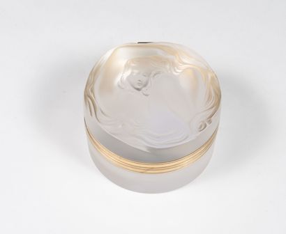 LALIQUE FRANCE
Boîte à poudre Daphné.
Épreuve...