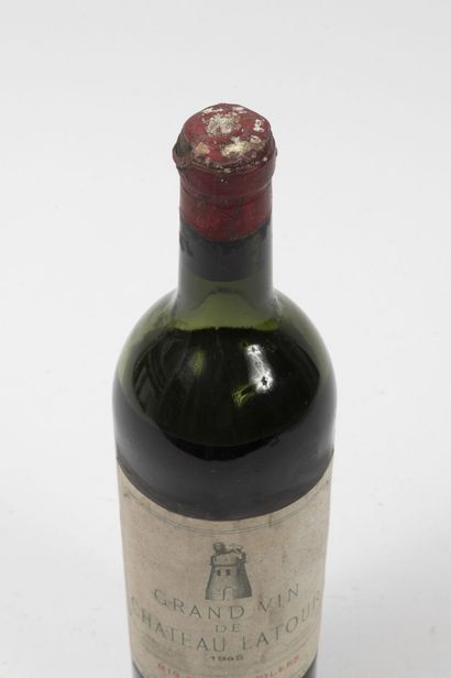 CHÂTEAU LATOUR
1 bottle, 1945.
GCC1 Pauillac.
Low...