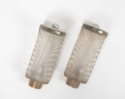 LALIQUE FRANCE
Pair of sconces, Palme model.
Proofs...