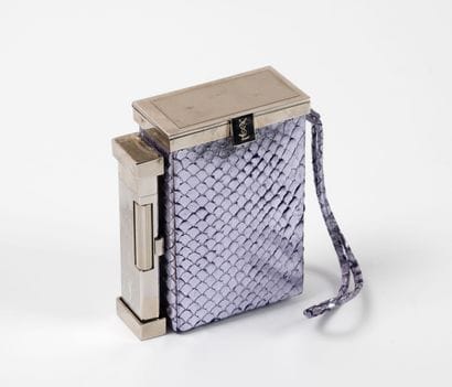 Yves Saint Laurent
Étui à paquet de cigarette...
