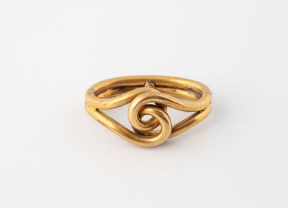 Scarf clasp, opening, made of yellow gold...