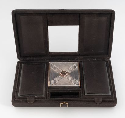 Minaudière en velours noir de forme rectangulaire...