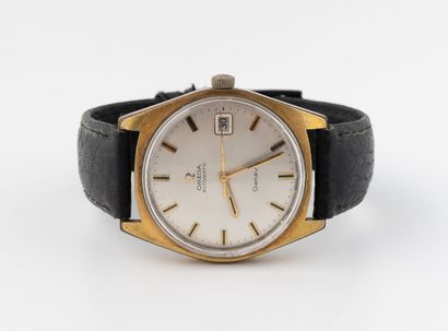 OMEGA
Men's wristwatch in gilt metal. 
Signed...