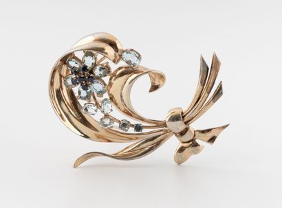 Gilt sterling silver (800) flower-shaped...