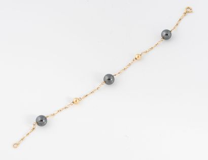 Yellow gold (750) horse chain bracelet with...