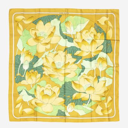 HERMES Paris
Carré en twill de soie imprimé...