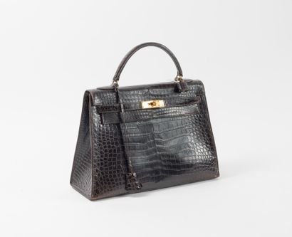 HERMES Paris, circa 1970
Sac Kelly 32 cm...