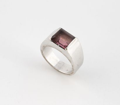 CARTIER, Tank
White gold (750) ring set with...