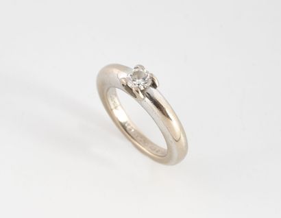 CARTIER
Solitaire ring in white gold (750)...