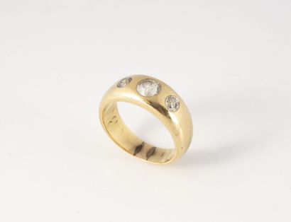 Yellow gold (750) ring with three old-cut...