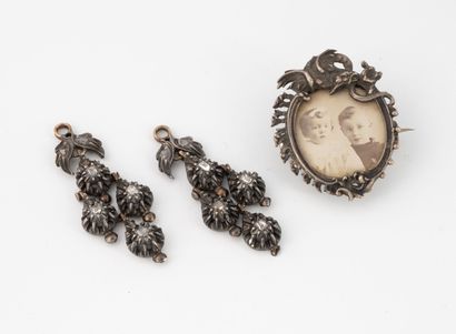 Set of two yellow gold (585) and silver (800)...