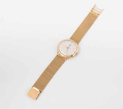 LIP
Men's wristwatch in yellow gold (750).
Round...