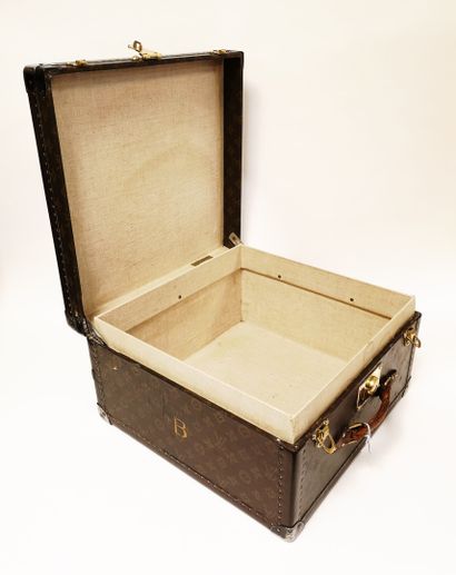 Louis VUITTON
Valise à chapeau en toile monogrammée...