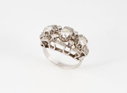 White gold (750) filigree ring set with a...