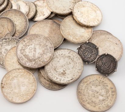 FRANCE 
Lot de pièces en argent dont : 
-...