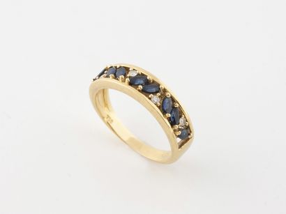 Yellow gold (750) band ring set with navette-cut...