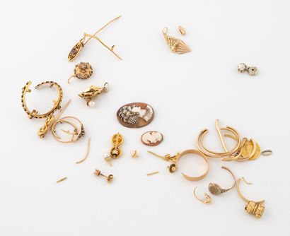 Lot of yellow gold (750) or yellow gold (585)...