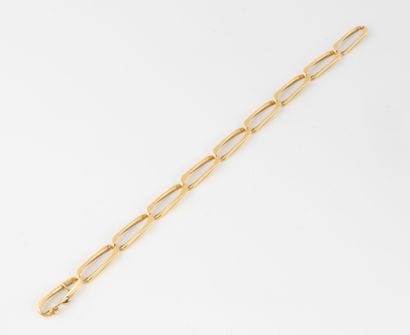 Yellow gold (750) bracelet with baton links....