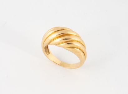 Ring in yellow gold (750) with gadroon decoration.
Net...