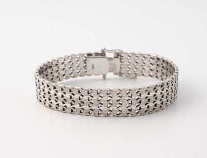 Ribbon bracelet in textured and polished...