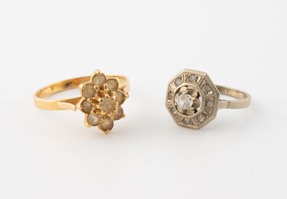 Lot of two rings including : 
- A white gold...