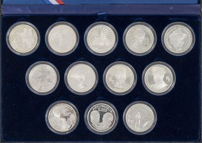 FRANCE
Lot de douze pièces de 100 francs...