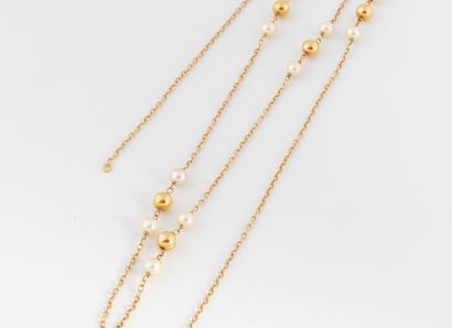 Collier en or jaune (750) composé d'une chaine...