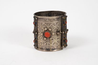 Large cylindrical cuff bracelet in silver...