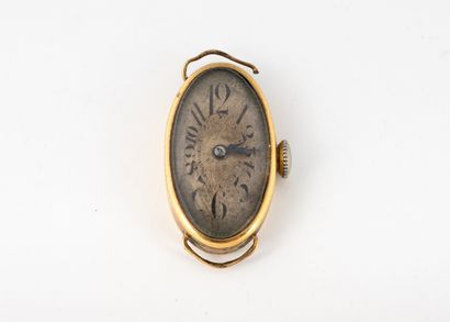 Oval watch case in yellow gold (750). 
Champagne...