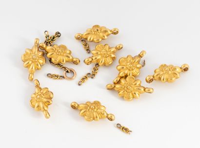 Lot of yellow gold (750) debris comprising...