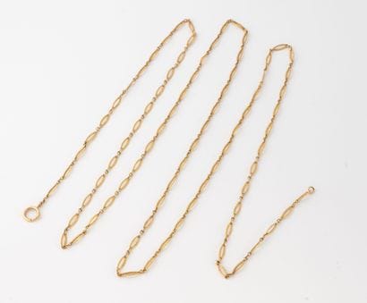 Yellow gold (750) necklace with textured...