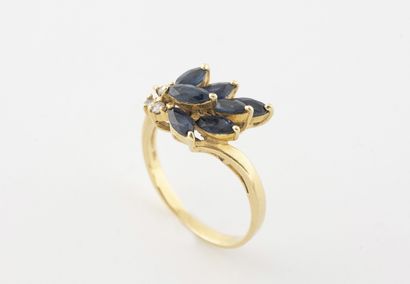 Yellow gold (750) spray ring set with small...