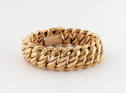 Bracelet gourmette à maille américaine creuse...