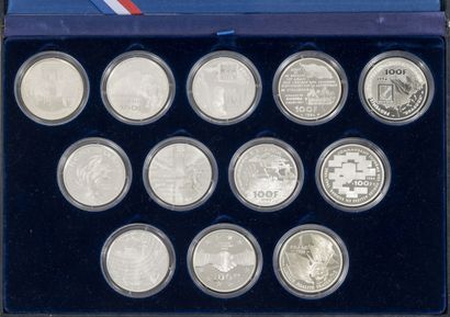 FRANCE
Lot de douze pièces de 100 francs...