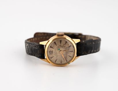 Ladies' wristwatch.
Round case in yellow...