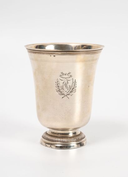 Timbale tulipe en argent (950) sur piédouche...