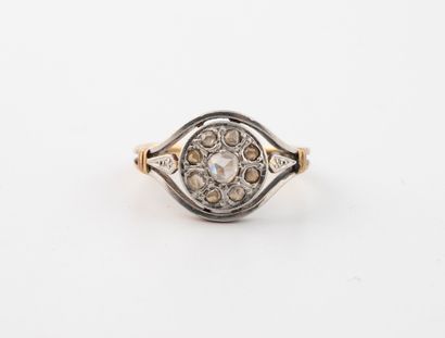 Yellow gold (750) and platinum (850) ring...