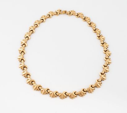 Yellow gold (750) necklace with geometric...