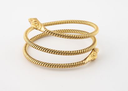 Bracelet in yellow gold (750) with three...