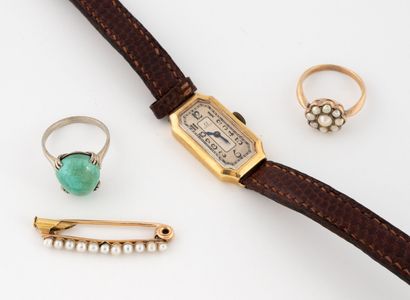 Lot of jewels including : 
- OMEGA
A lady's...